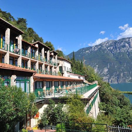 Centro Vacanze La Limonaia Лимоне-суль-Гарда Экстерьер фото