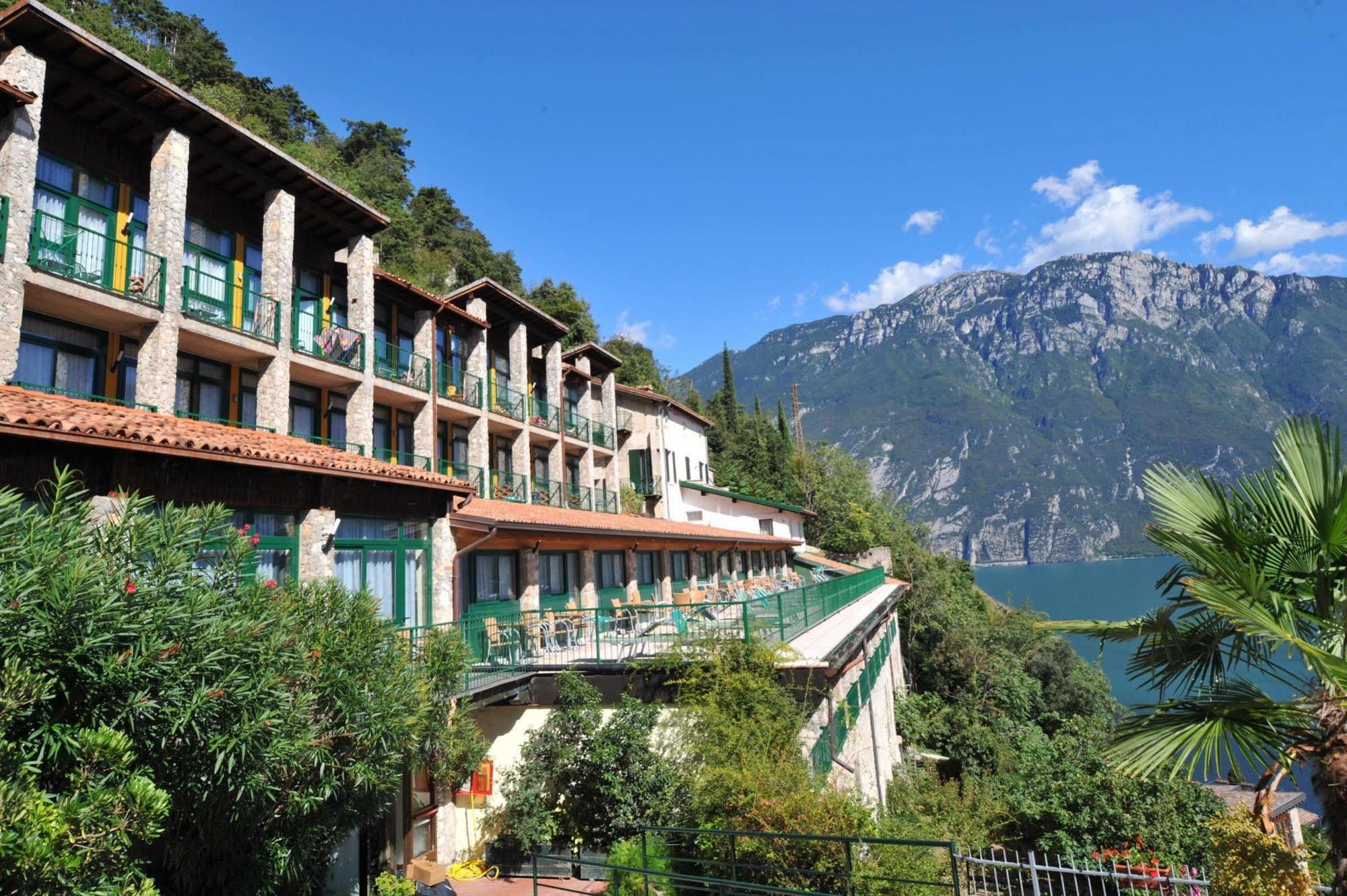 Centro Vacanze La Limonaia Лимоне-суль-Гарда Экстерьер фото